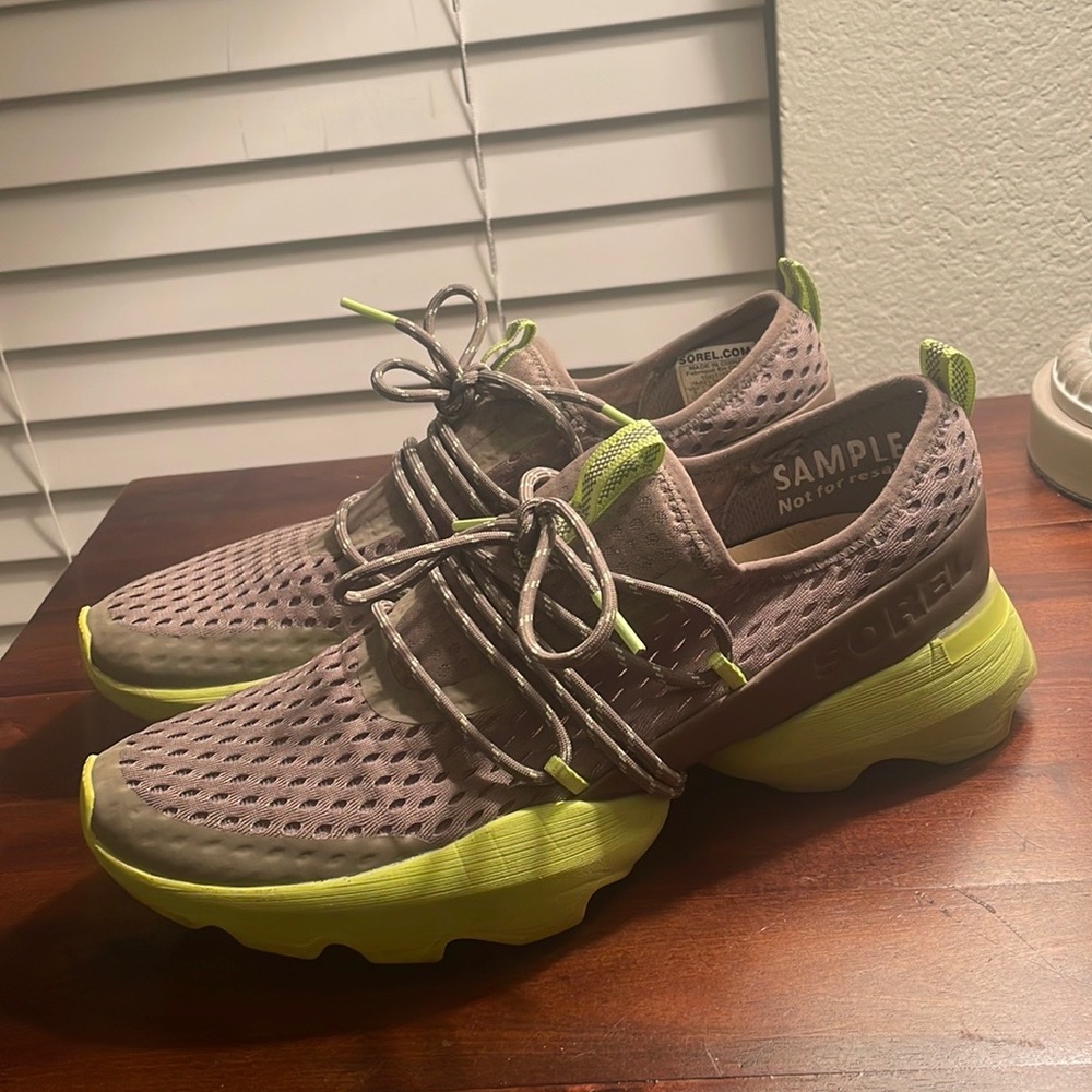 Sorel kinetic mesh athletic sneakers green women